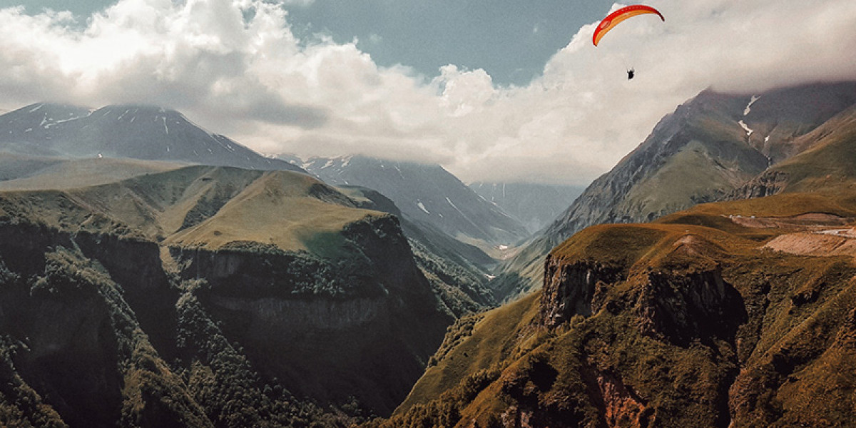 The paragliding canyoning flight: a sensational memory
