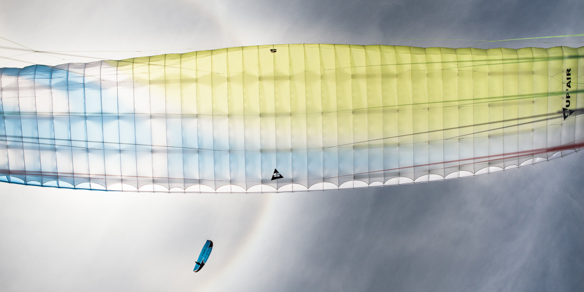How to inflate a paraglider wing?
