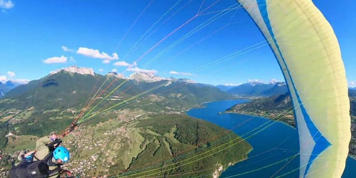 How to get out of an autorotation in a paraglider?