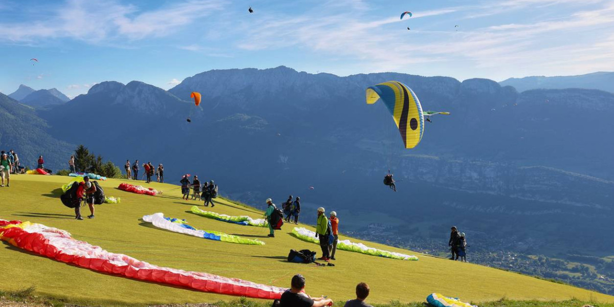 Why are we not afraid of heights when paragliding?